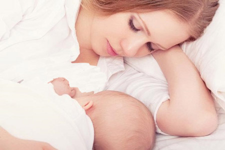سفت شدن سینه در شیردهی, دلایل سفت شدن سینه در دوران شیردهی, دلیل سفت شدن سینه مادر در شیردهی