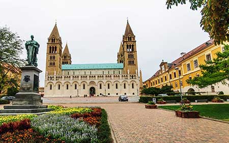 کلیسای جامع سنت پیتر,کلیسای جامع سنت پیتر در مجارستان,عکس های کلیسای جامع سنت پیتر
